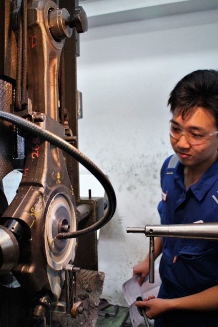 Engine Component Reconditioning - Metal Machines Engineering Services